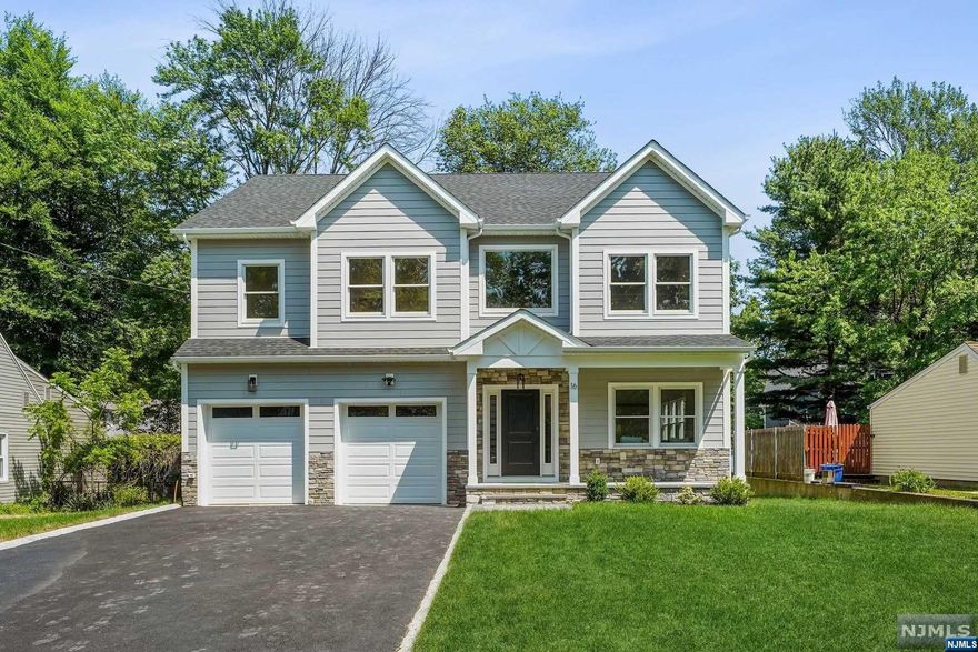 This Impressive Custom Smart Home w/ approx. 4,600 sq ft of Finished Living Space &Superior Craftsmanship throughout. Enter through a Covered Front Porch into the Grand Foyer w/ 20ft Soaring Ceilings & Beautifully Detailed Herringbone HW fls. Open Concept Living w/9ft Ceilings, Living Room, Dining Room w/Wet Bar & Family Room w/Gas Fireplace & Sliders leading to Stone Patio. Chef's Kitchen w/Viking Professional Grade Appliances, Pantry Cabinet Storage, Large Center Island w/Seating and a stunning backsplash. First Floor Guest Suite w/Bed & Full Bath, Mudroom w/storage and Powder Room. Primary Retreat w/Tray Ceilings, Two Custom WIC's, and Spa Bath w/Massive Shower, Dual Vanity & Soaking Tub. Three additional Large Secondary Bedrooms w/high ceilings, an Office, Two Hall Bathrooms, Laundry. Finished walk-out basement w/bedroom, bath, rec room, wet bar, laundry. Landscaping includes 6ft White Privacy Fence, Sod, BBQ hookup and patio.