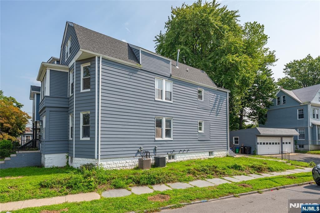 484 Prospect Street