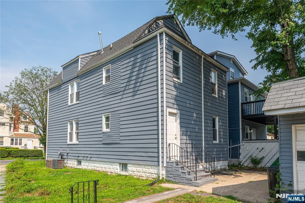 484 Prospect Street