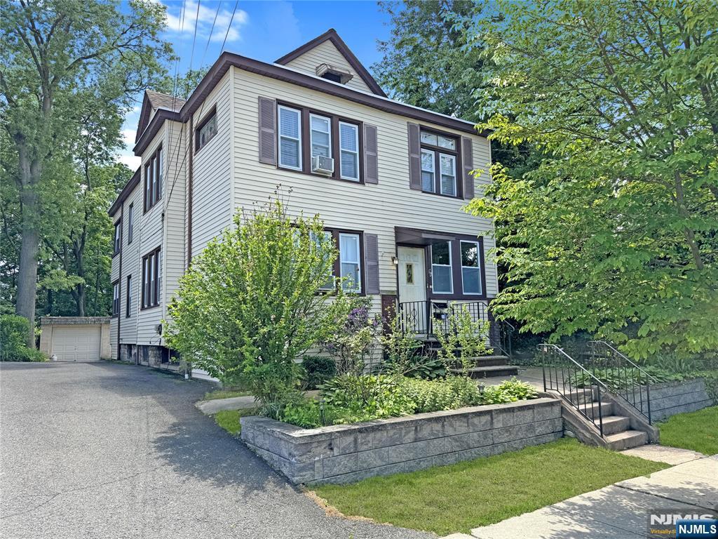 Property for Sale at 96 Florence Avenue, Hawthorne, New Jersey - Bedrooms: 4 
Bathrooms: 2 
Rooms: 9  - $699,000