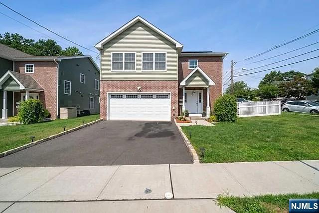 Rental Property at 17 Park St 1, Belleville, New Jersey - Bedrooms: 3 
Bathrooms: 2 
Rooms: 5  - $3,300 MO.