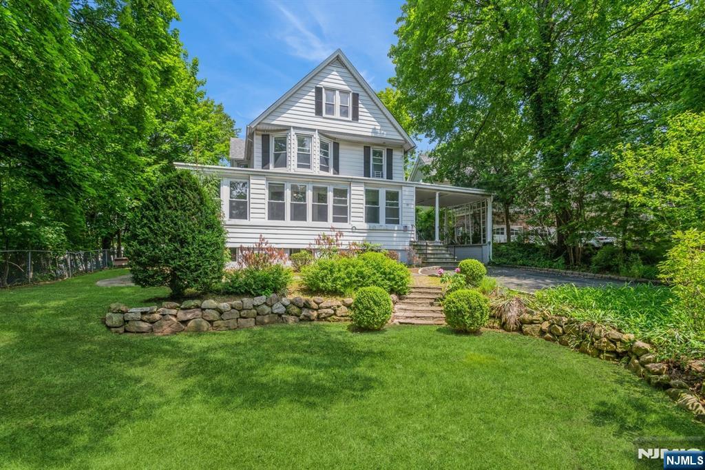 Rental Property at 59 Highwood Ave, Tenafly, New Jersey - Bedrooms: 5 
Bathrooms: 2 
Rooms: 10  - $5,500 MO.