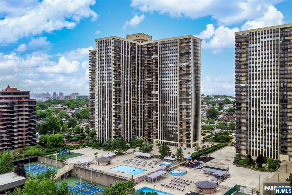 200 Winston Drive L18