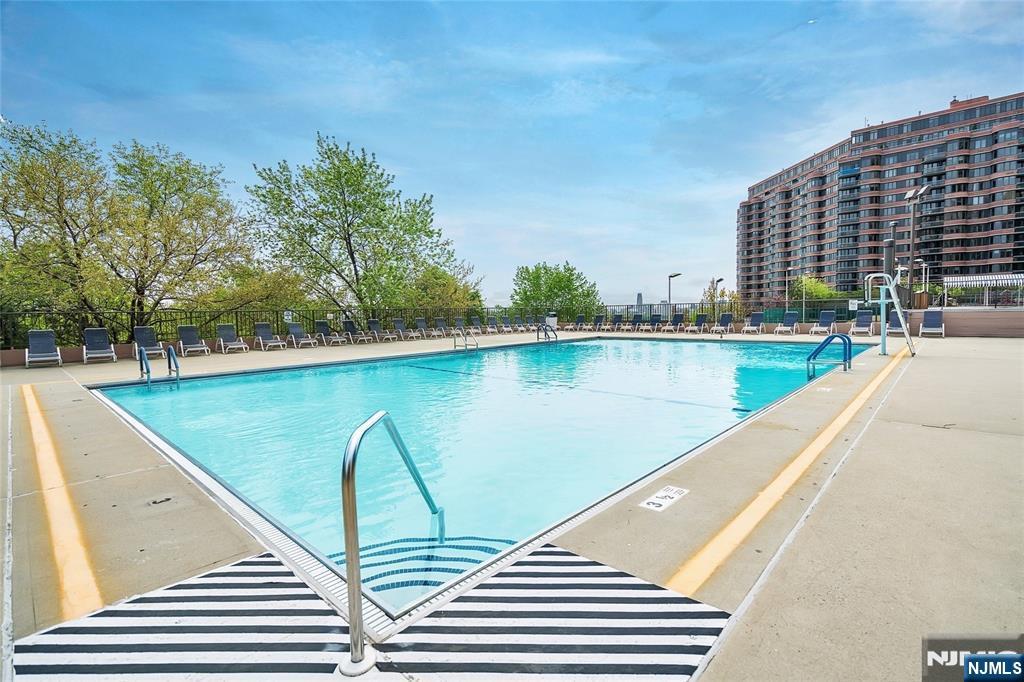 200 Winston Drive L18