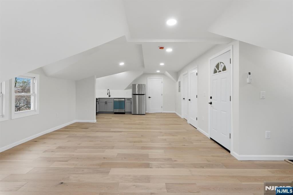 82 Grove Street 4
