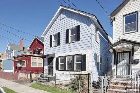Photo of 326 Ogden Street, Orange, NJ 07050 (MLS # 26009165)