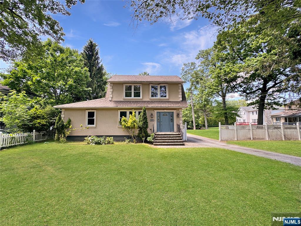 Rental Property at 499 Paramus Rd, Paramus, New Jersey - Bedrooms: 4 
Bathrooms: 2 
Rooms: 6  - $6,000 MO.