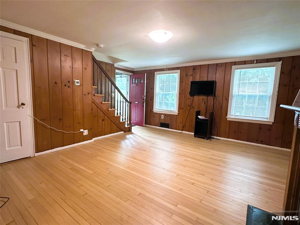 537 Grand Avenue N3