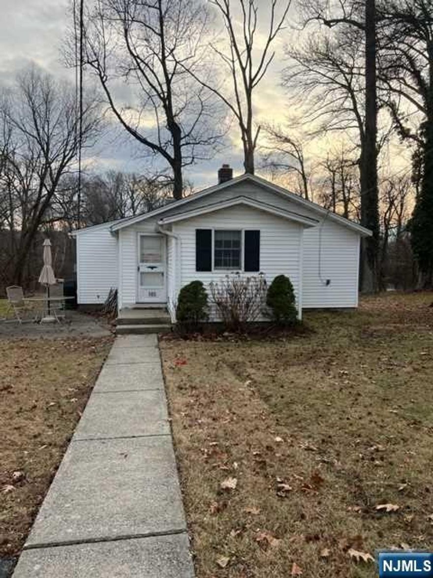 CALLING ALL BUILDERS, CONTRACTORS AND INVESTORS. HOME IS SOLD AS IS. THE ROOF IS BRAND NEW, THE TANKLESS HWH IS NEWER. PROPERTY OFFERS APPROXIMATELY HALF AN ACRE OF LAND. COME WITH A VISION.