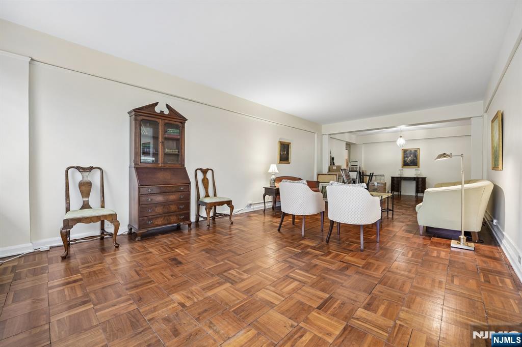 10 Crestmont Road 2N