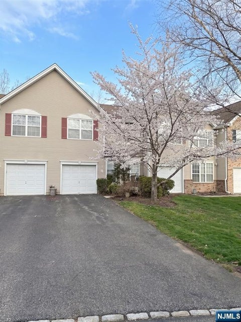 Photo of 397 Green Mountain RD, Mahwah, NJ 07430 (MLS # 26032302)