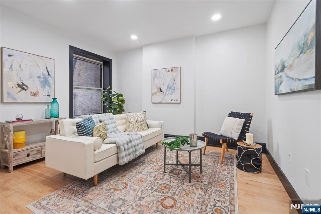 391 Central Avenue 3, Jersey City, New Jersey - 2 Bedrooms  
1 Bathrooms - 