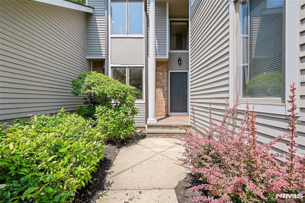 91 Lakeview Drive