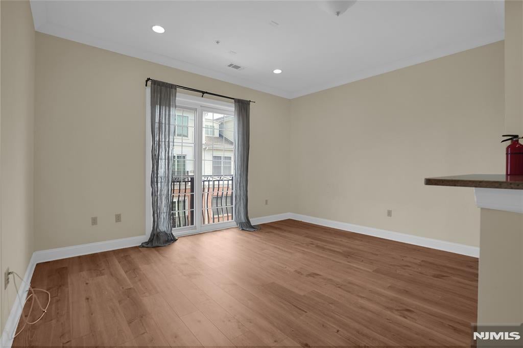 3307 The Plaza 3307