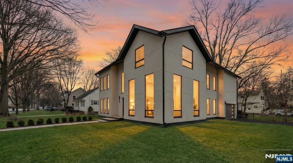 Photo of 648 Falmouth Avenue, Paramus, NJ 07652 (MLS # 26001325)