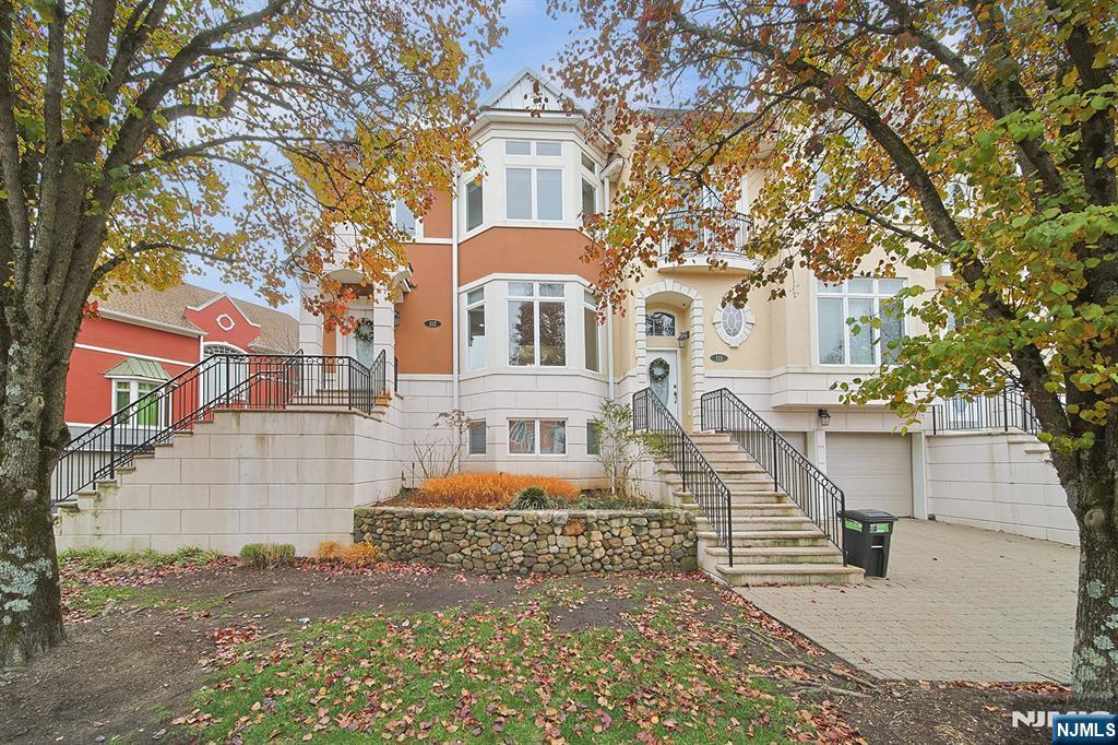 112 Winding Creek Way