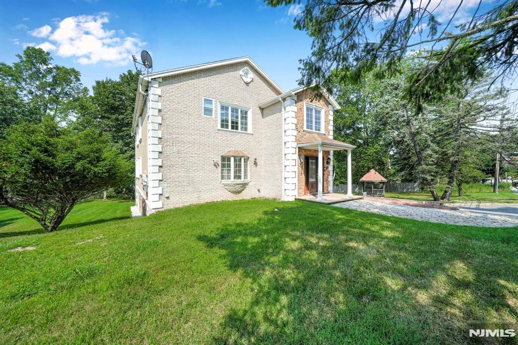 620 Lackawanna Avenue