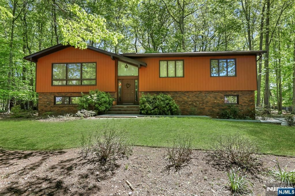 Photo of 17 Wescott Street, Old Tappan, NJ 07675 (MLS # 26017642)
