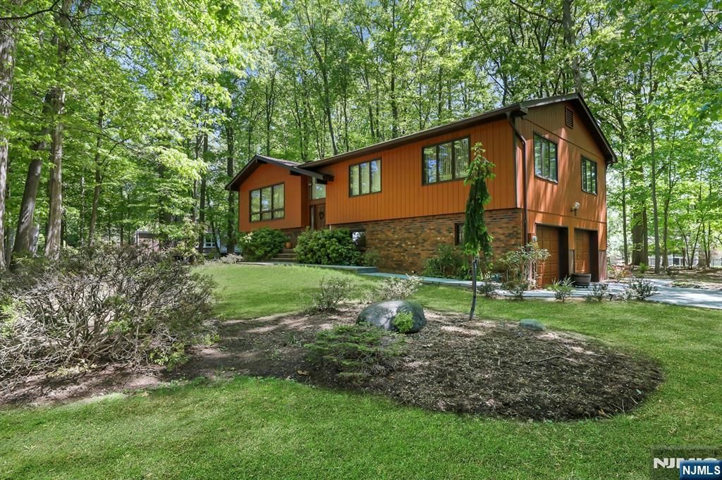 Photo of 17 Wescott Street, Old Tappan, NJ 07675 (MLS # 26017642)