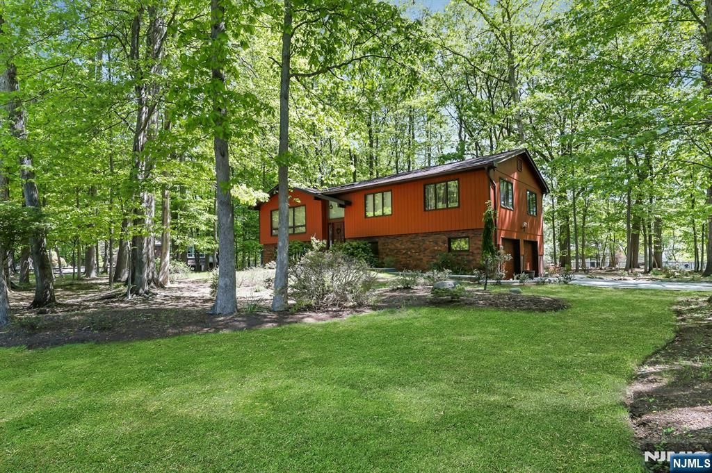 Photo of 17 Wescott Street, Old Tappan, NJ 07675 (MLS # 26017642)