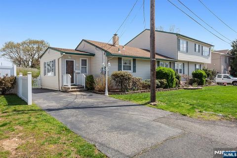 17 Obal Avenue Elmwood Park NJ 07407