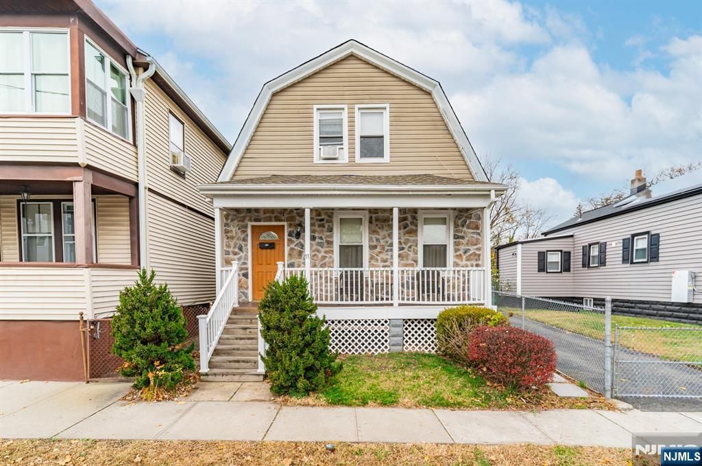 Photo of 11 Meade Street, West Orange, NJ 07052 (MLS # 25041947)