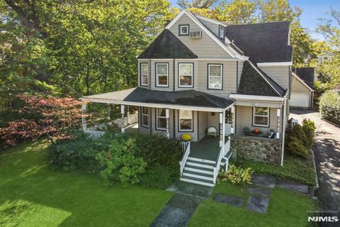 Photo of 200 Inwood Avenue, Montclair, NJ 07043 (MLS # 26002412)