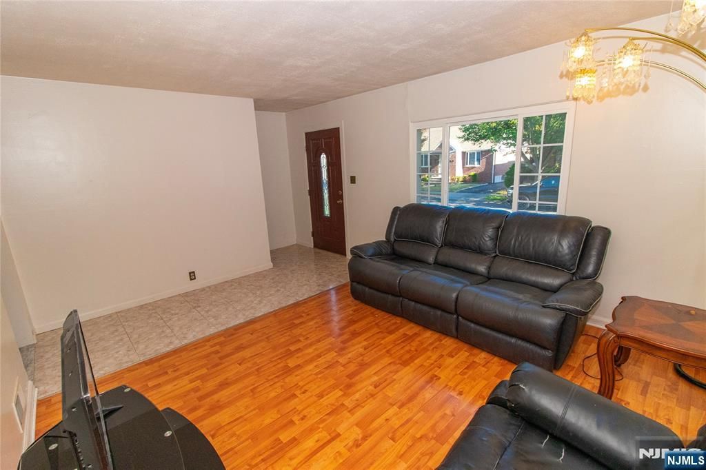 Photo of 29 Colling Avenue, Rochelle Park, NJ 07662 (MLS # 25037714)