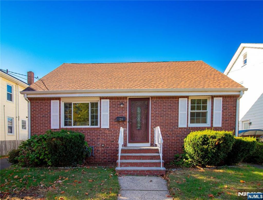 Photo of 29 Colling Avenue, Rochelle Park, NJ 07662 (MLS # 25037714)