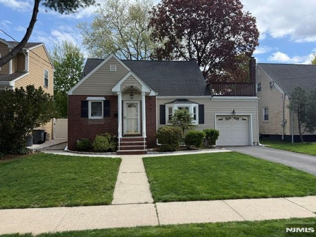 Photo of 20 Susquehanna Avenue, Rochelle Park, NJ 07662 (MLS # 26013604)