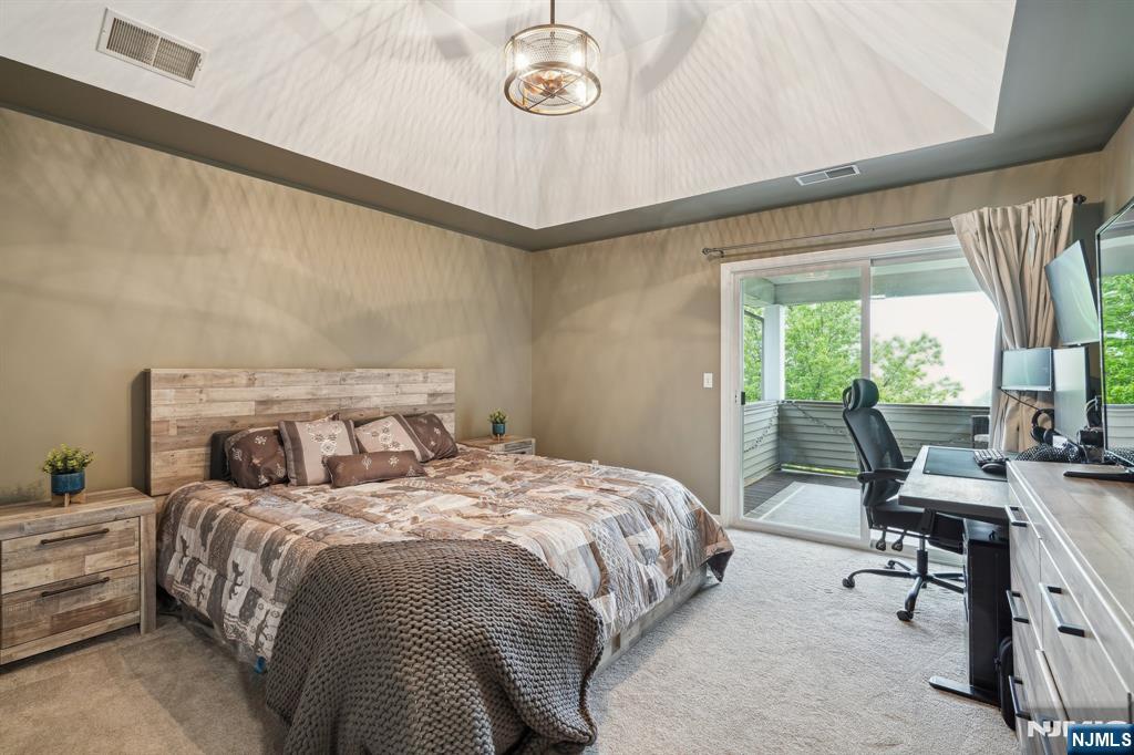 Hamburg, New Jersey 07419, United States, 3 Bedrooms Bedrooms, ,2 BathroomsBathrooms,Residential,Pending,130505