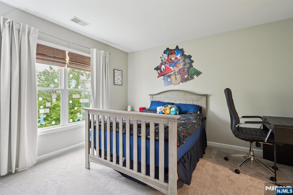 Hamburg, New Jersey 07419, United States, 3 Bedrooms Bedrooms, ,2 BathroomsBathrooms,Residential,Pending,130505