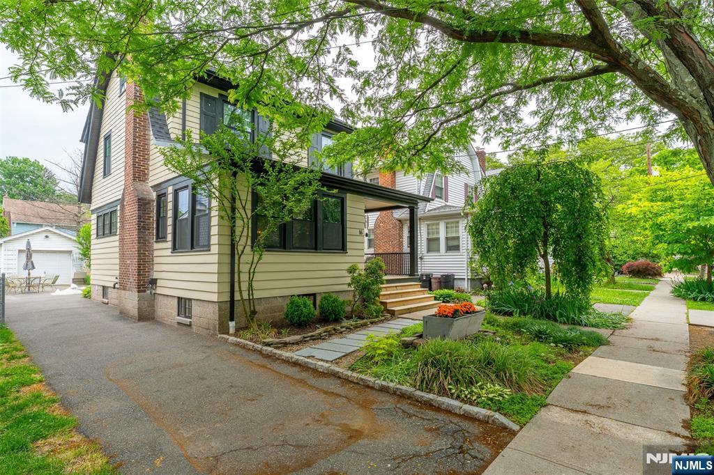 16 Coolidge Avenue