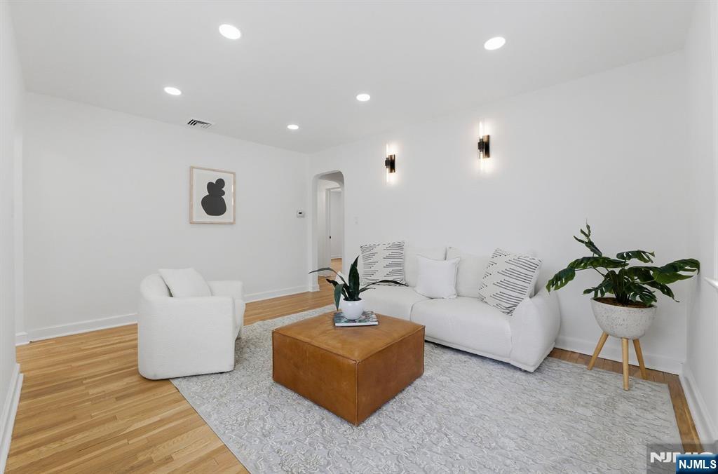 82-84 Schuyler Avenue