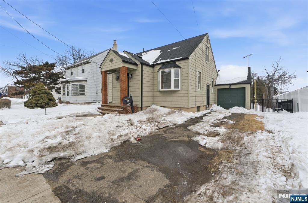 82-84 Schuyler Avenue