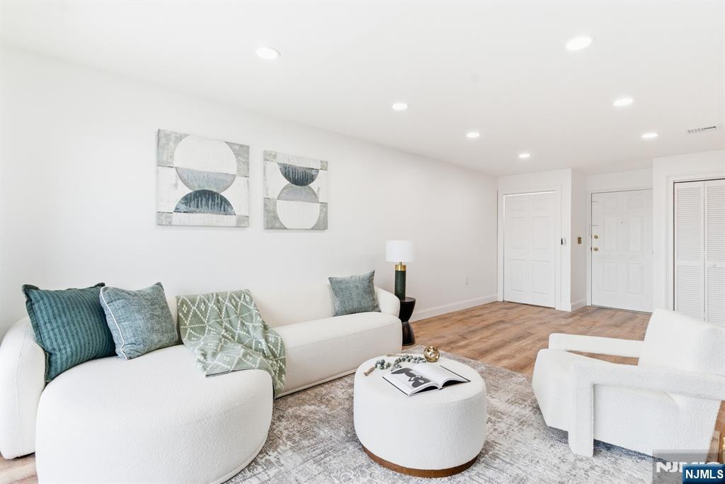 Homes for Sale in Northern NJ | ThisIsRiverEdge.com 610 Anderson Avenue 2E