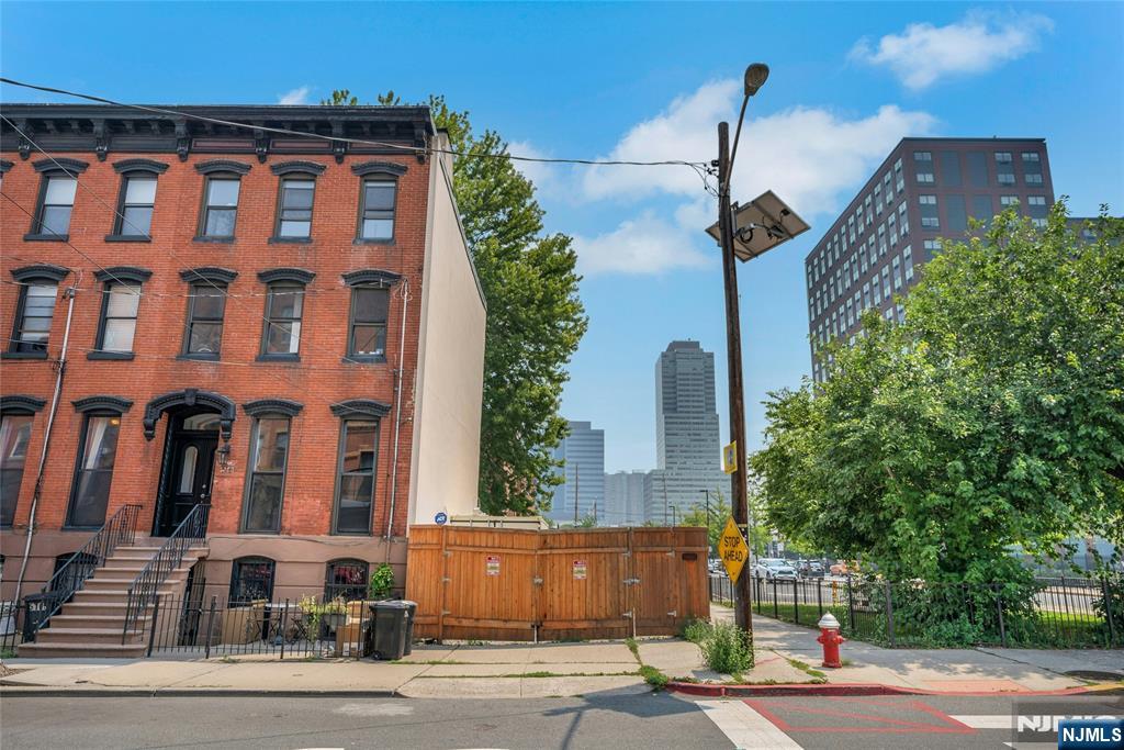 514 Manila Avenue