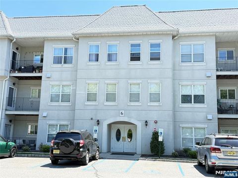 608 Brittany Drive 608 Wayne NJ 07470