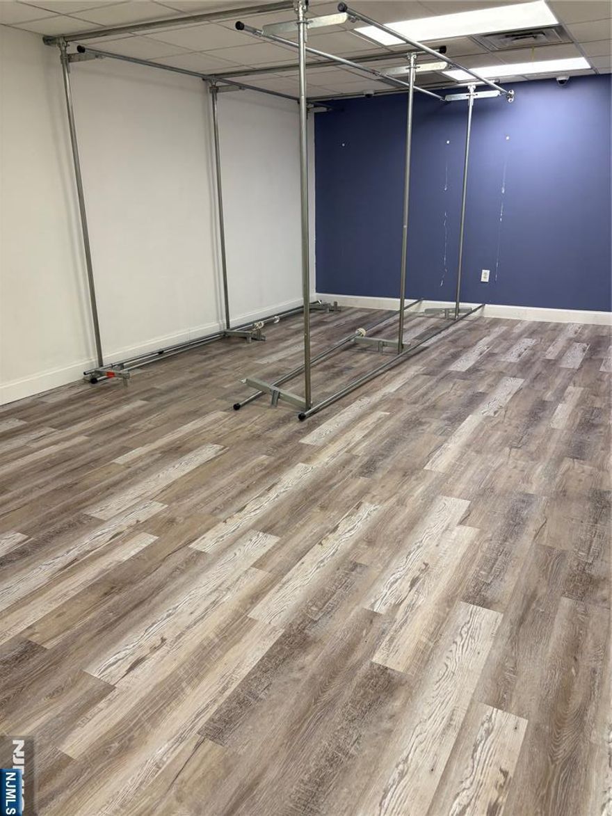 CENTER OF FORT LEE THE PALISADES CONDO BUILDING. 518 RESIDENTIAL UNITS IN THE BUILDING. PET FRIENDLY. 653 +/- SQFT LOCATED ON GROUND LEVEL. RARE OPPORTUNITY TO OWN A RETAIL SPACE. ONE INDOOR PARKING INCLUDED. BRING YOUR BRILLIANT IDEAS TO THIS SPACE !!!