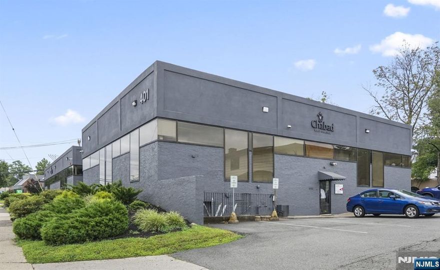 1,800 SQ FT Lower-Level Office Space Available for Lease at 401 Pleasant Valley Way, West Orange. Located in an exceptional area, this expansive 1,800 sq ft basement-level space is ideal for professional office use. The space features multiple private offices, open-concept areas, kitchenette, and onsite parking. Located in a well-maintained building, this space offers private access, and excellent visibility on Pleasant Valley Way. Conveniently positioned near I-280 and Route 10, with strong local demographics and community presence. You will enjoy the wonderful neighbors and the friendly atmosphere of the building.