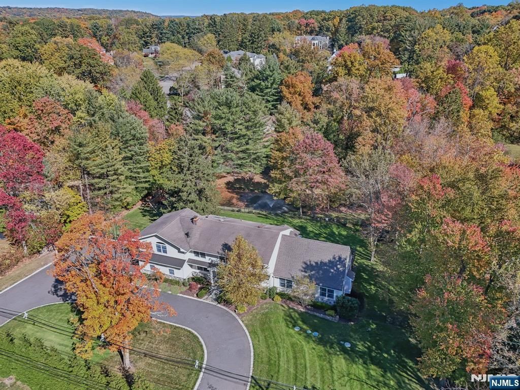 Photo of 1015 High Mountain Road, Franklin Lakes, NJ 07417 (MLS # 26003230)