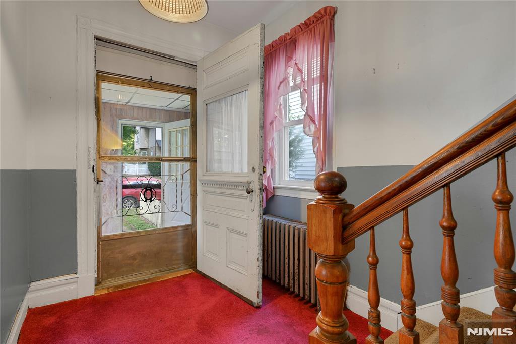 81 Fullerton Avenue