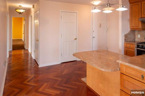 555 North Avenue 20F Fort Lee NJ 07024