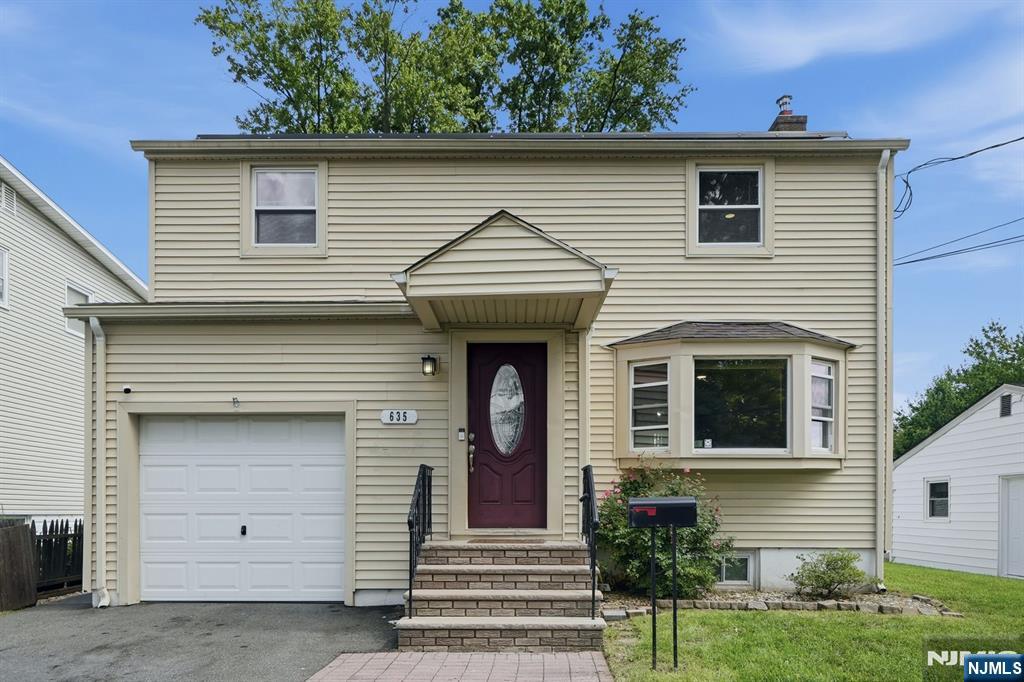 635 Robinson Terrace