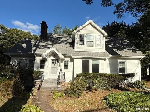 Photo of 21 Henry St, Glen Rock, NJ 07452 (MLS # 25036966)