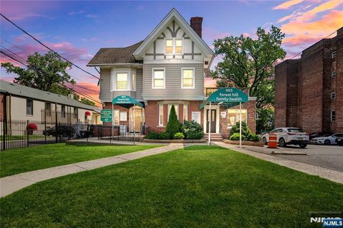 Photo of 461467 Mt Prospect Avenue, Newark, NJ 07104 (MLS # 25030648)