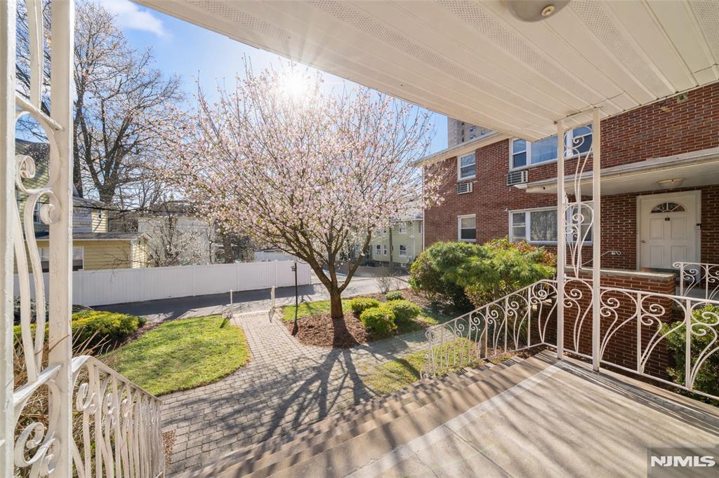 201 Oakdene Place C2