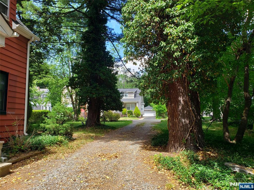 26 W Central Avenue