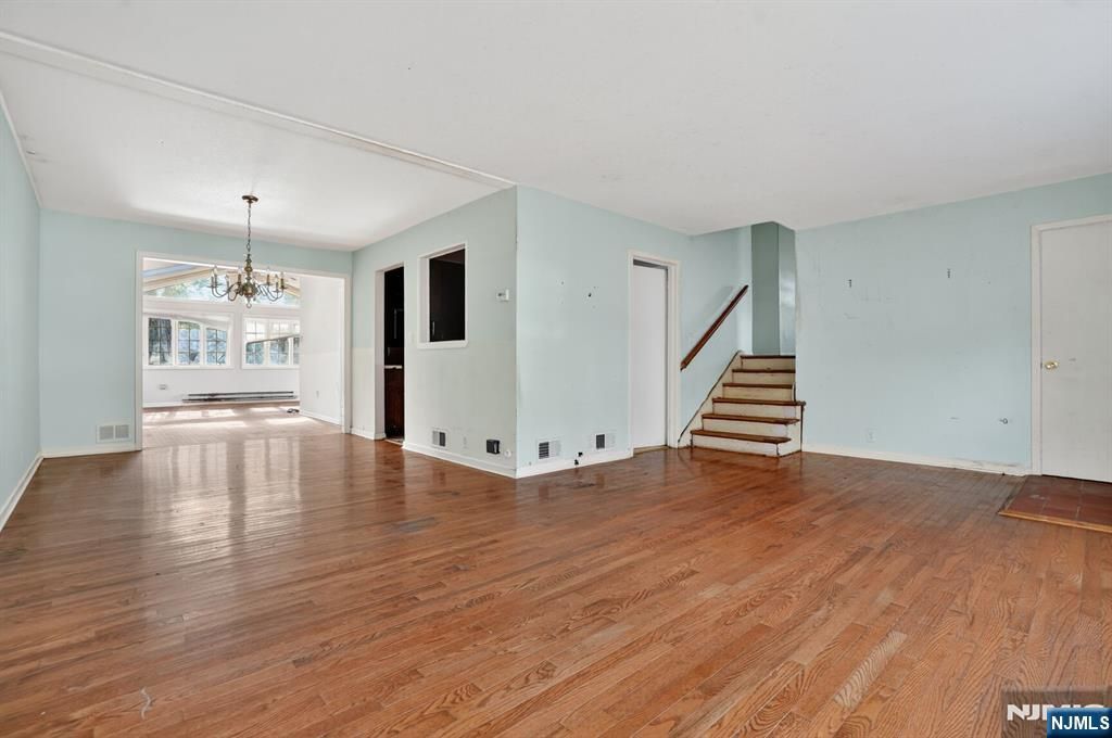 Photo of 127 Harper Terrace, Cedar Grove, NJ 07009 (MLS # 25039080)