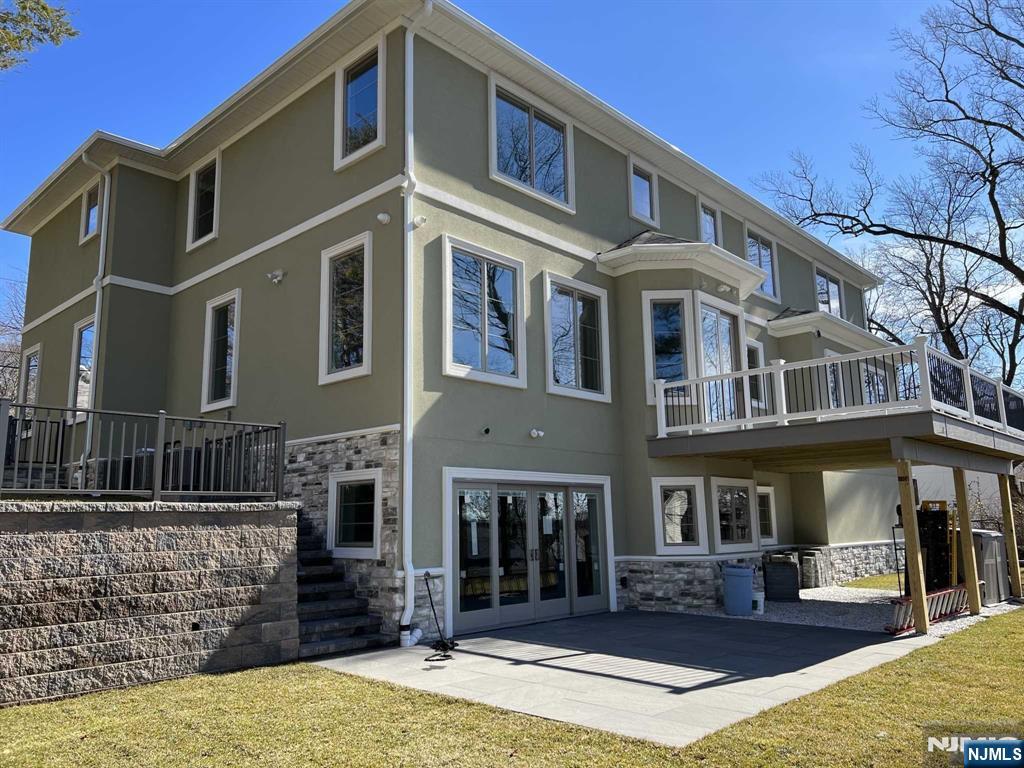275 Gorden Drive